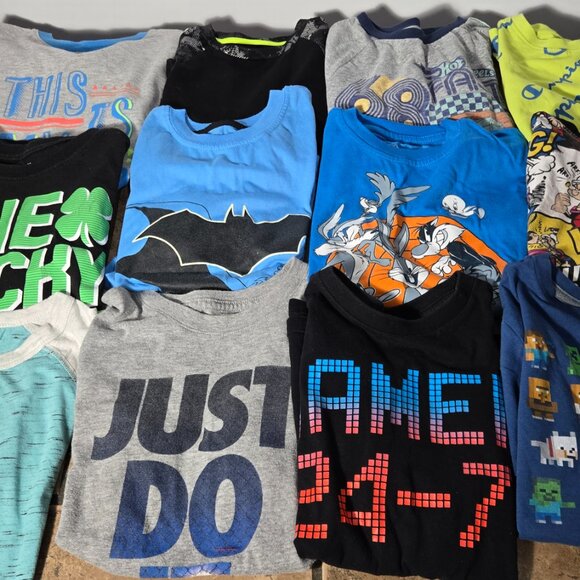 Boys Name Brand T Shirt/ Pants Clothing Lot 39pc Nike Mario Size 7/8 - Picture 1 of 6